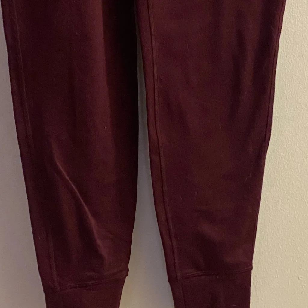 Old Navy Active Womens Leggings M Medium Burgundy Red Waist 28” 30”  Cozecore - Image 3