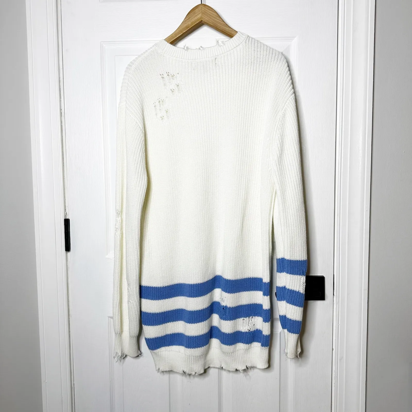 Ser.o.ya Distressed Striped Sweater White Blue Striped Oversized Knit Size M Size M - Image 10
