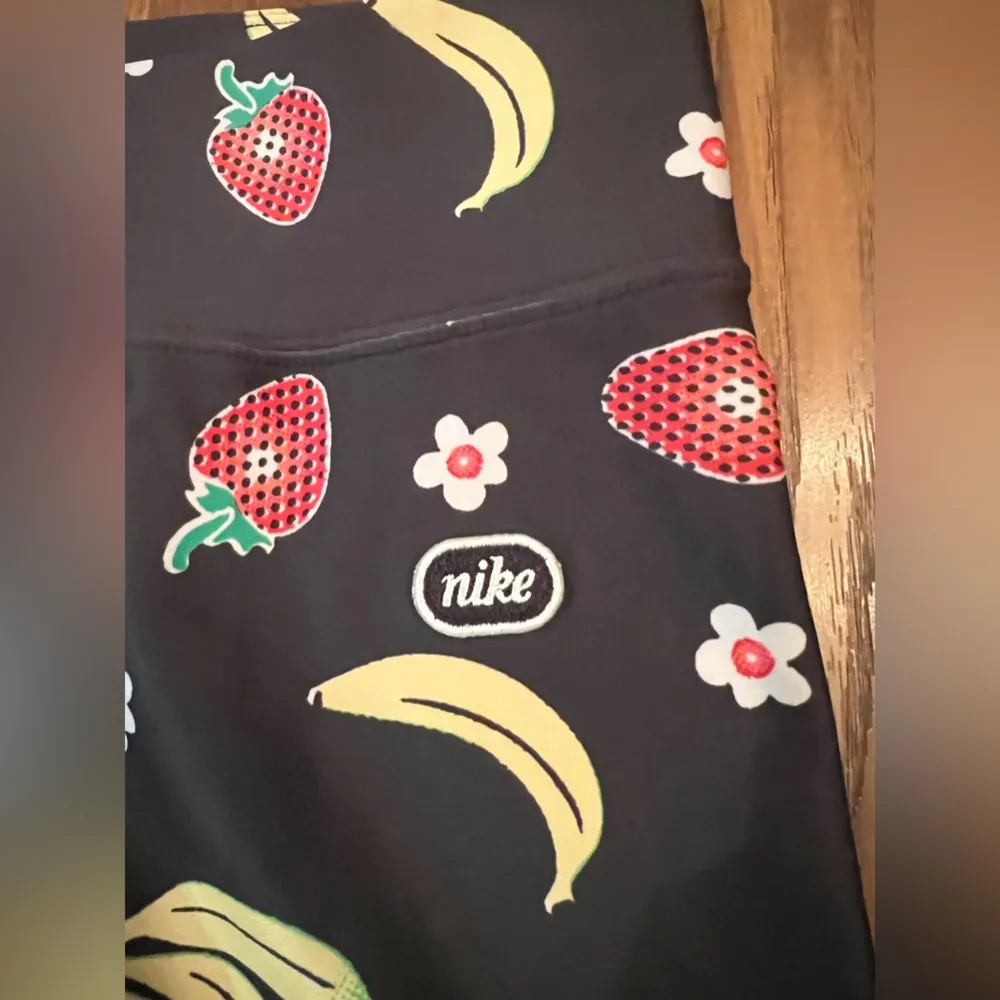 Nike fruit leggings size small - Image 4
