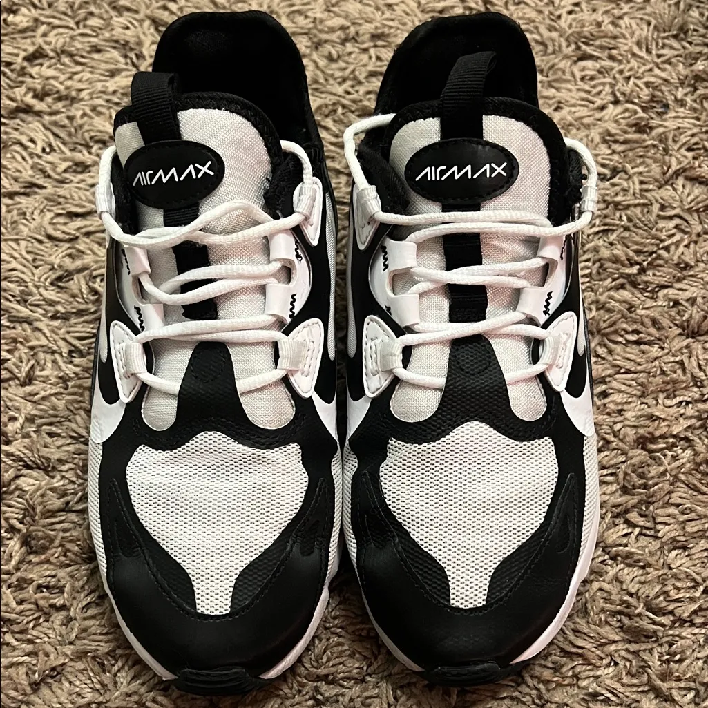 Nike Air Max Infinity 2 Black and White Athletic Shoes - Image 7