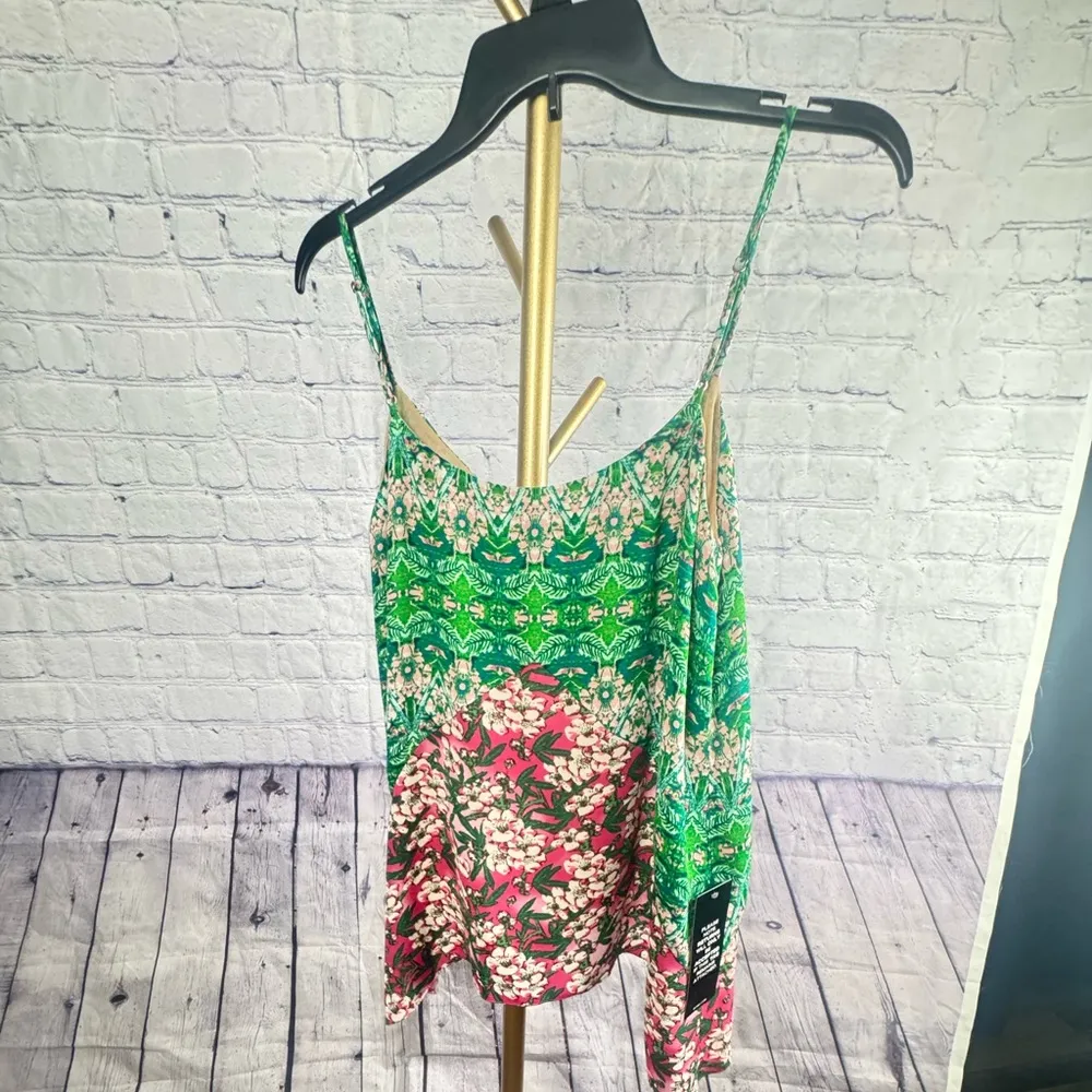 BCBGMAXAZRIA || Cora Floral Top. Sz. XS || Kelly Green Combo || NWT - Image 11