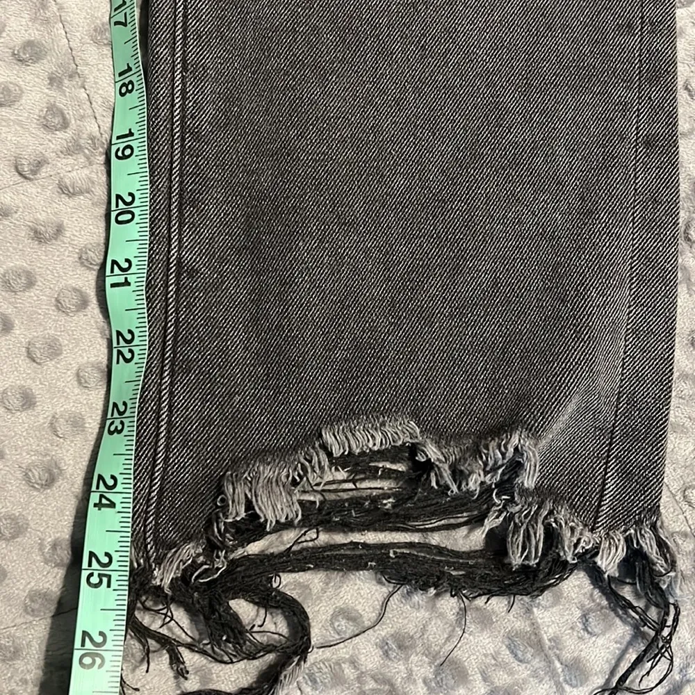 Simple Society jeans size 13/31 black button up frayed edges high rise NWOT - Image 5