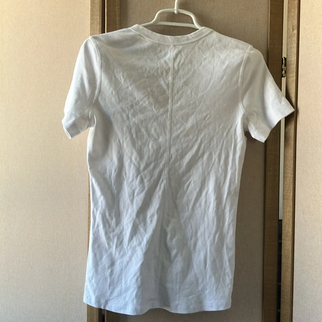 Three Dots FINAL MARKDOWN  tee medium/large - Image 7