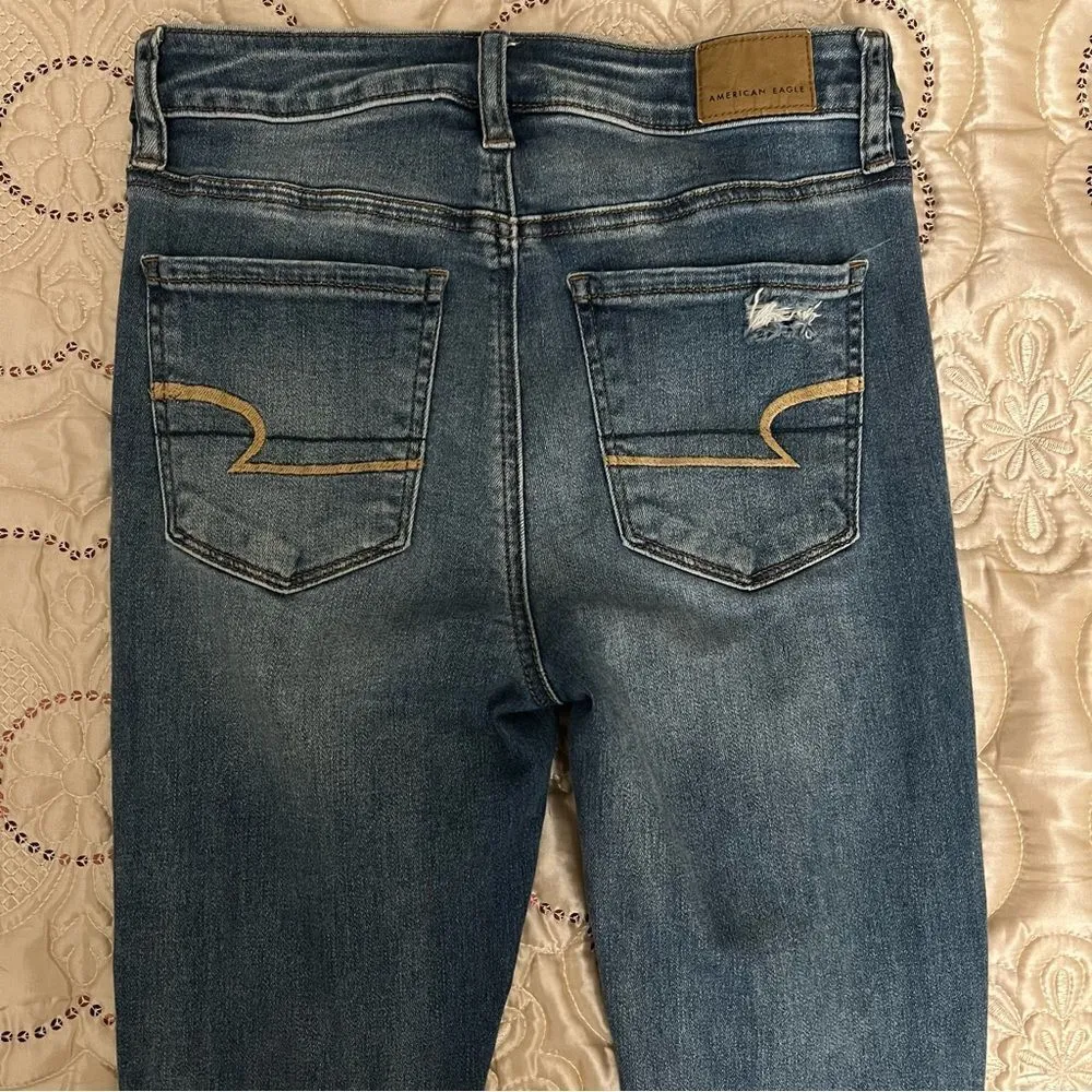 American Eagle Super Hi-Rise Jegging Distressed - Image 5