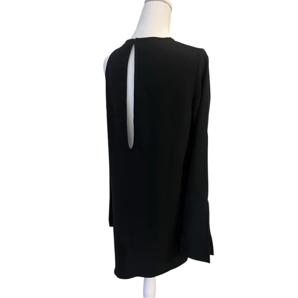 Chic Black One Shoulder Dress with Sleek Silhouette - Image 2