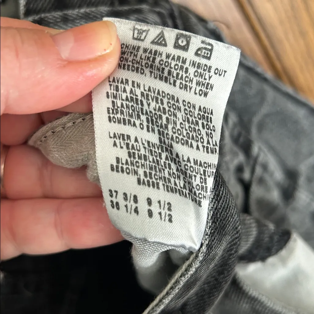 Wrangler Vintage High Rise Mom Jeans Washed Black Denim Bermuda 9”‎ inseam 36 - Image 5