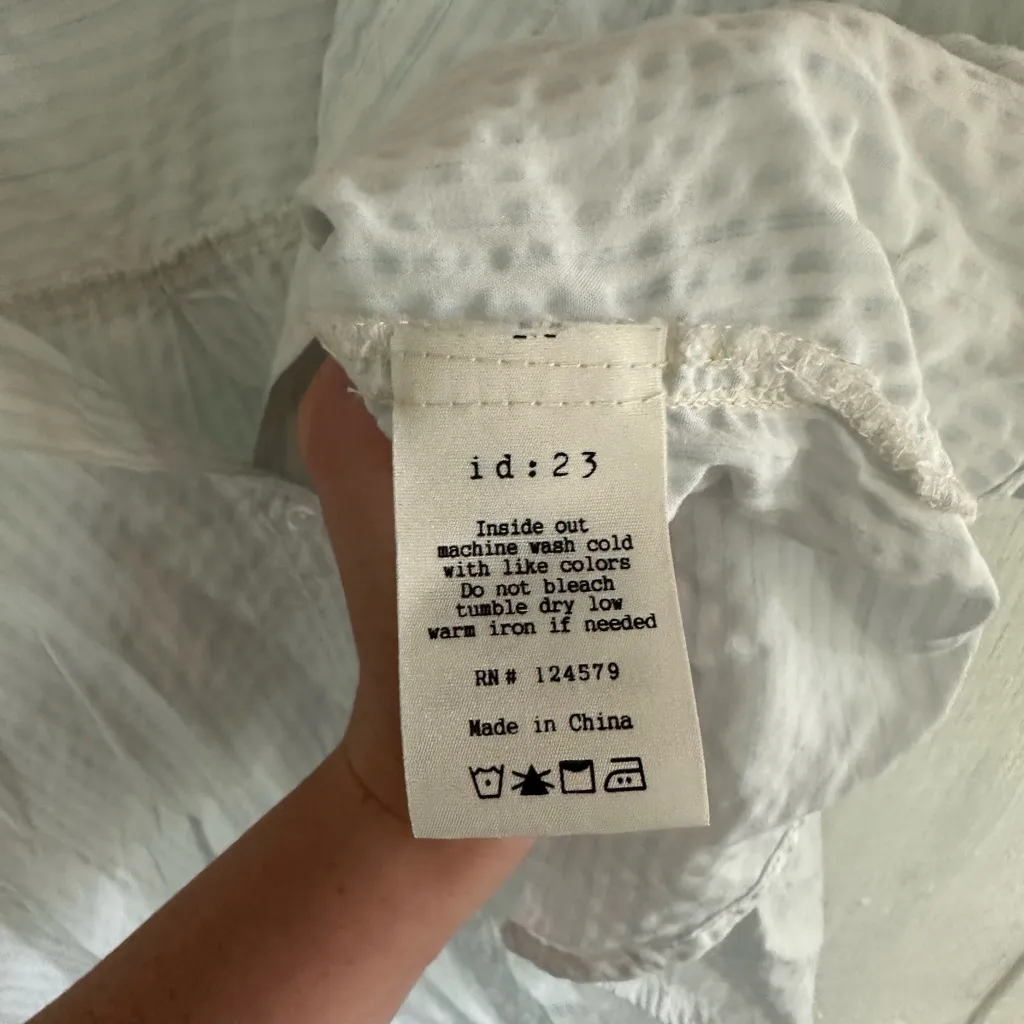 Id:23 White & Blue Short Sleeve Button - Image 4