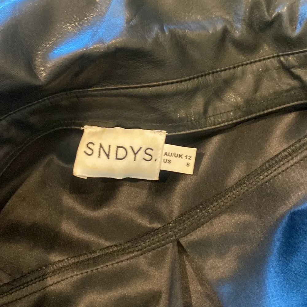 SNDYS BUTTON UP Black Size 8 - Image 4