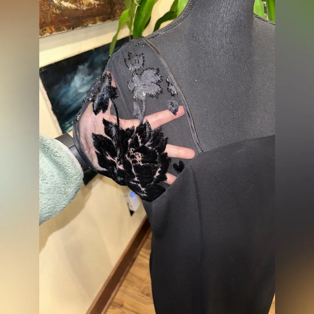 EUC DANNY& NICOLE BLACK COCKTAIL DRESS W VELVET LACE SHOULDERS SZ 14 - Image 3