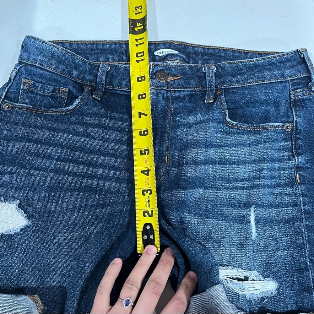 Old Navy Slim Midi Cuffed Distressed Shorts Beach Tree - Image 7