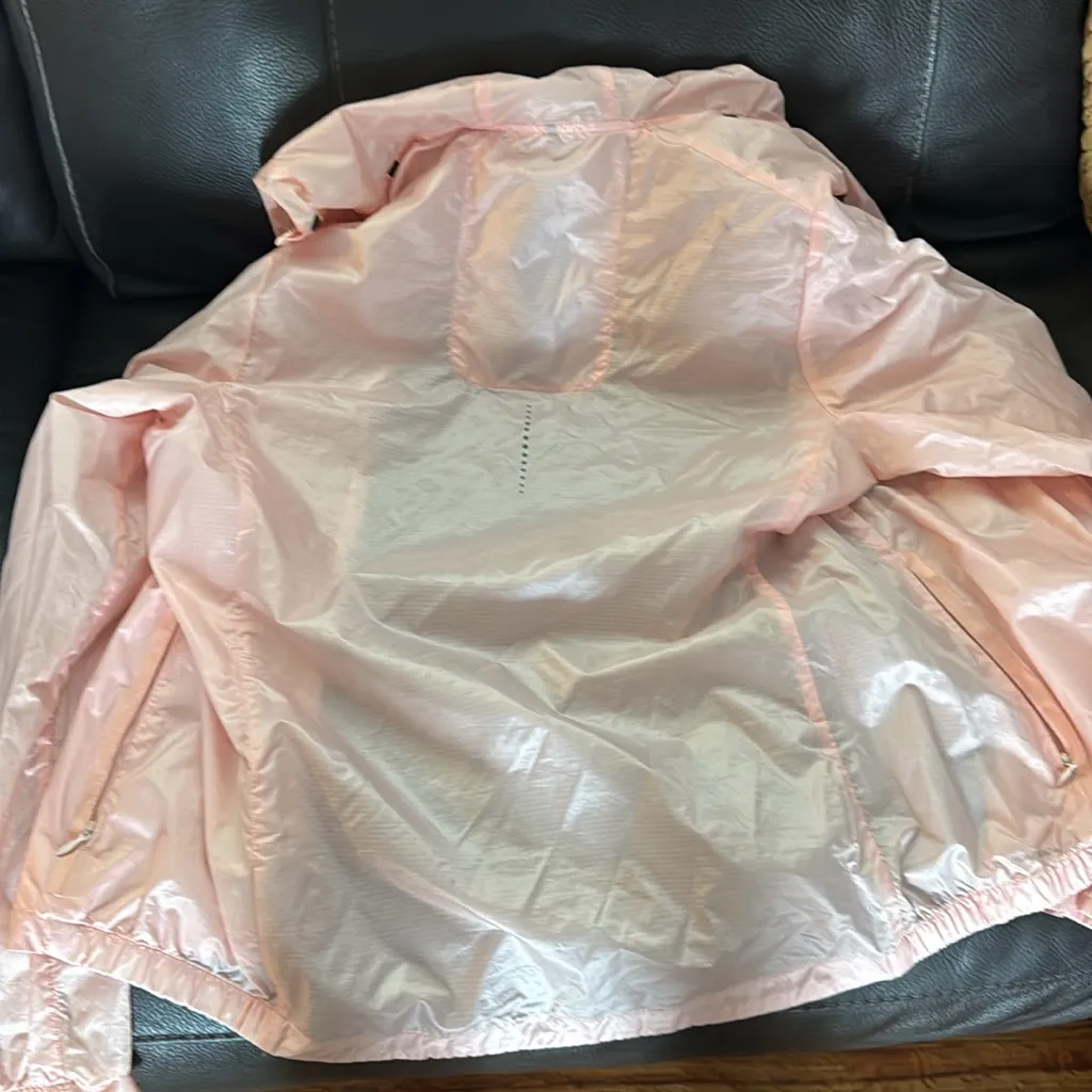 Saucony  Light Pink Women's running jacket - Image 4