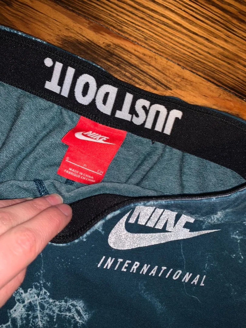 Nike Leggings - Image 2
