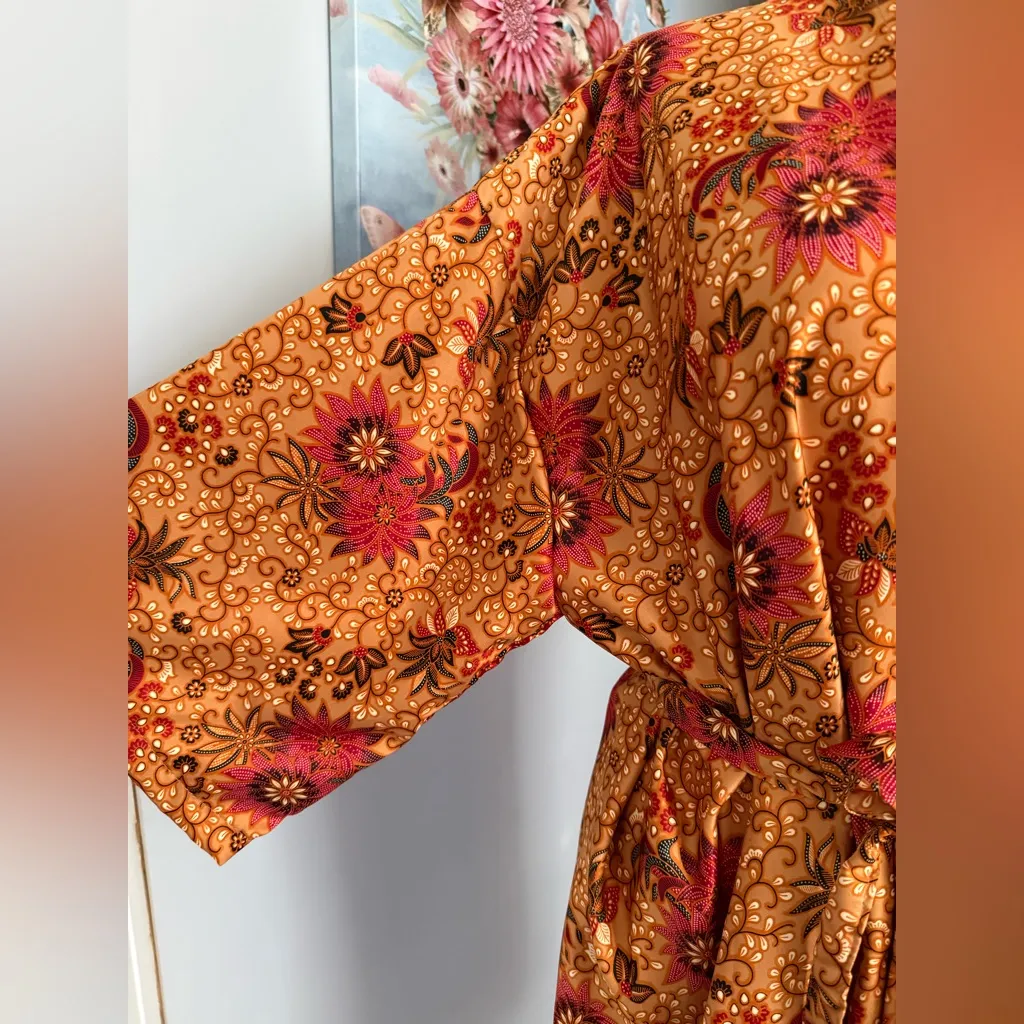Rizky Indonesian Batik Kimono Robe Silk (Per Tag) Duster Wrap Marigold Floral OS Orange Size undefined - Image 3