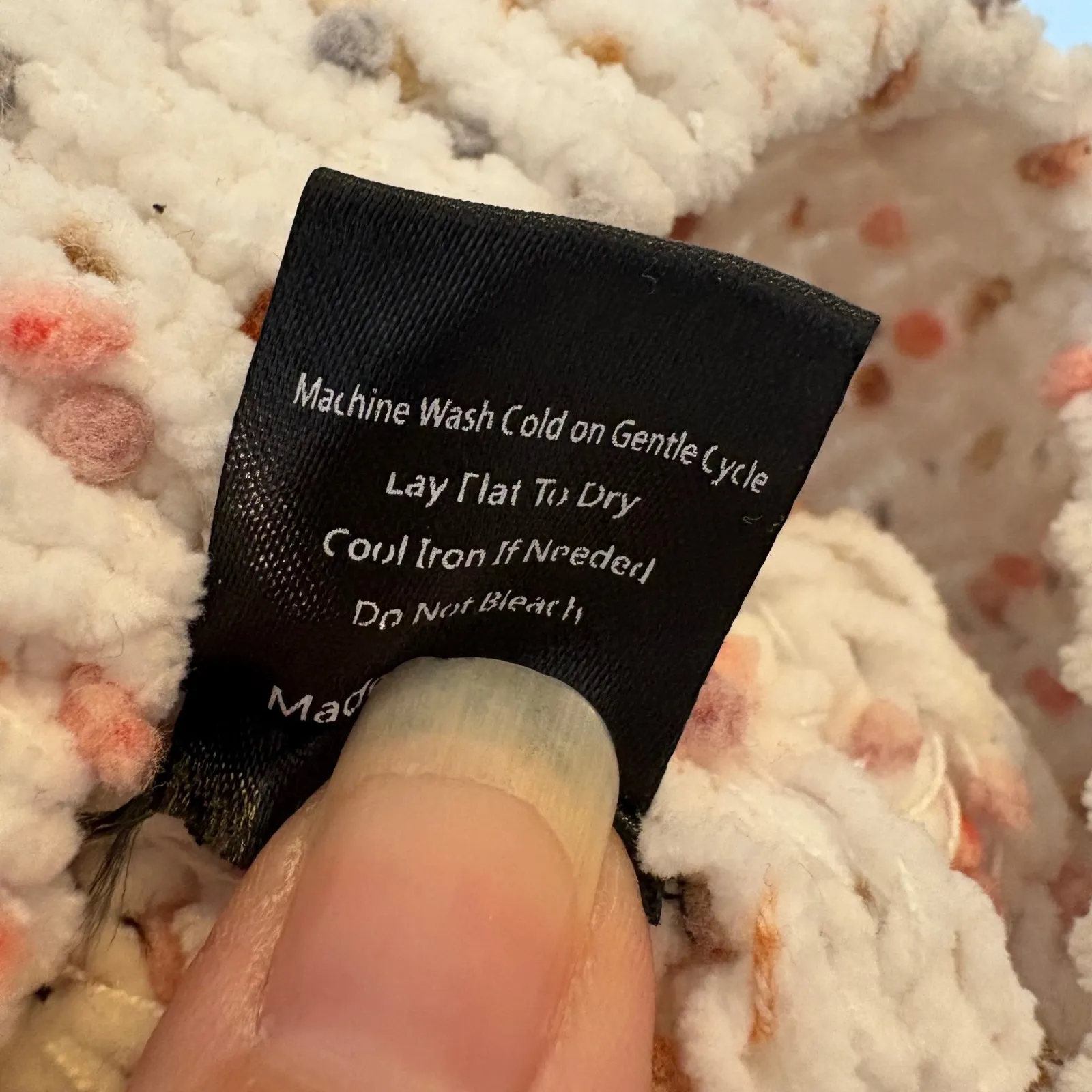 POL Confetti Knit V-Neck Sweater White Pink Multicolored Textured Size Medium - Image 6