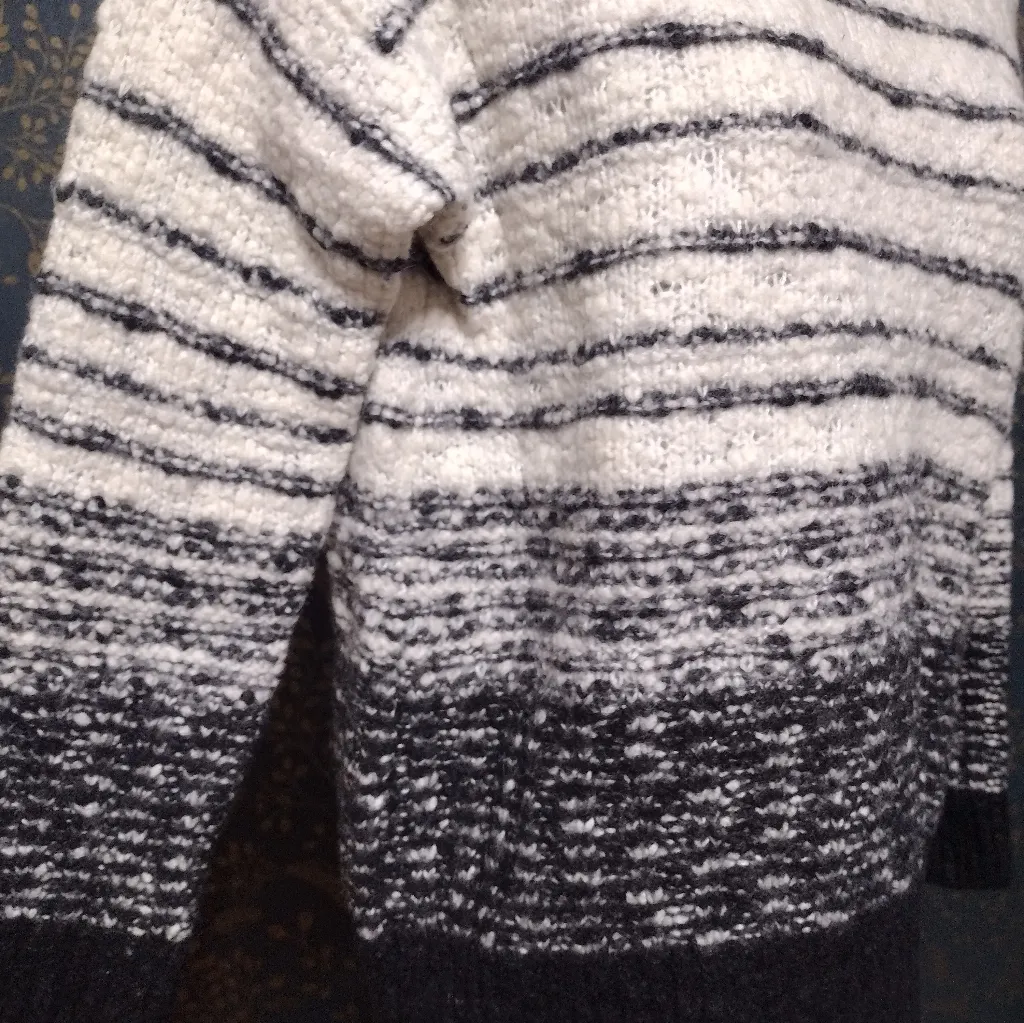 Vince Black and White Striped Textured Sweater - Image 3