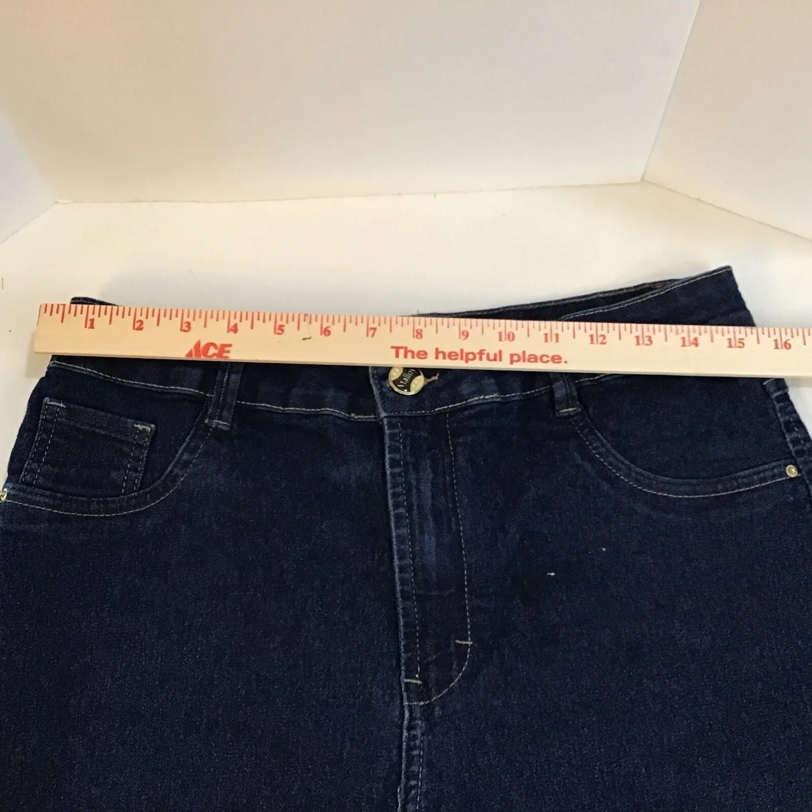 Malloy Women Dark Wash Denim Bermuda Resort Wear Gold Button Accent Size 10 Blue - Image 4