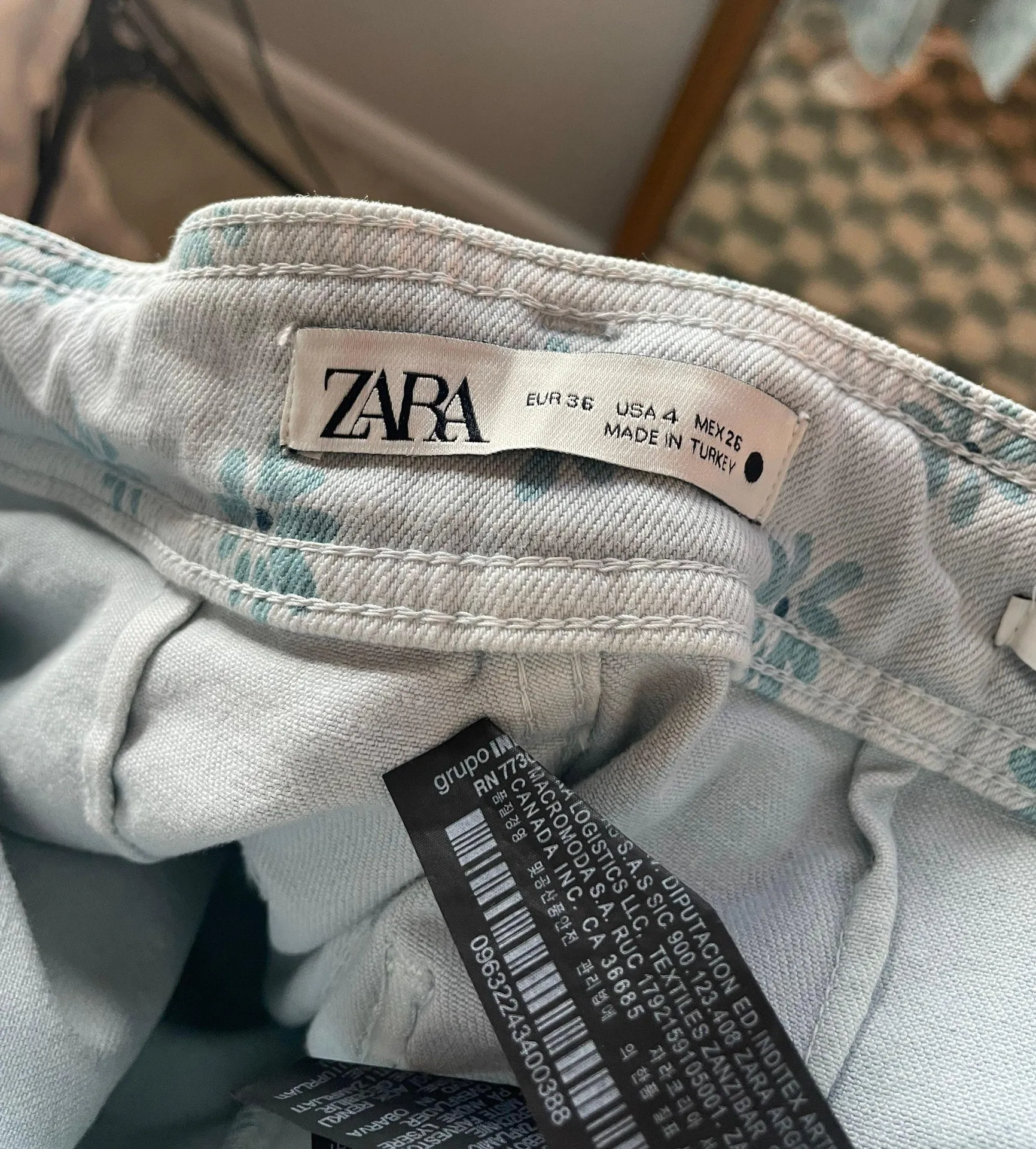 Light Blue Floral Jeans ***OUT OF STOCK EVERYWHERE*** Great Condition! - Image 3