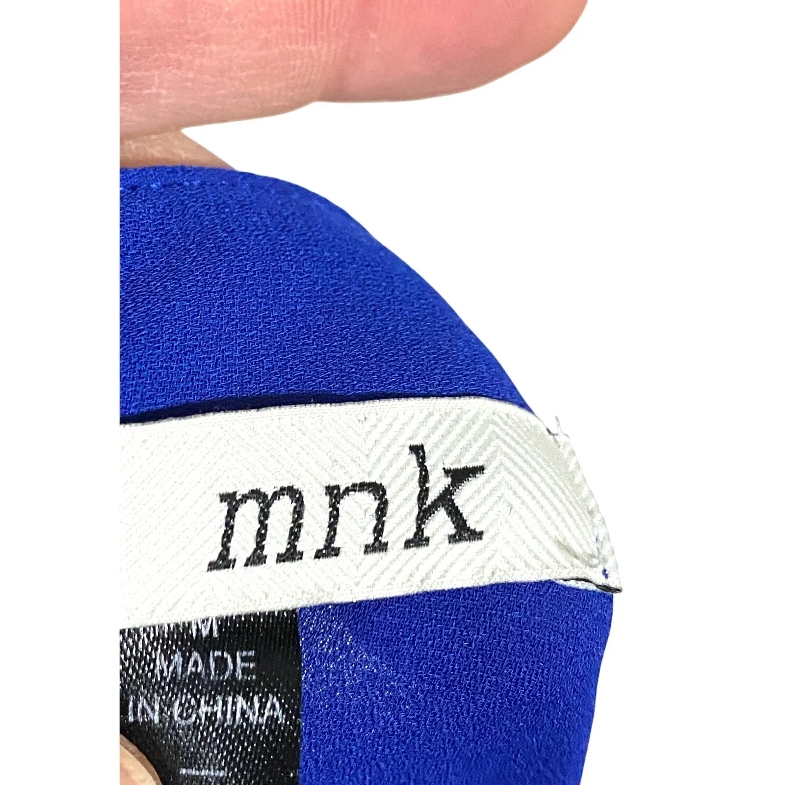 MNK Blue V Neck Pullover Top Blouse Womens M Gold Hardware Dressy Career Office Size M - Image 9