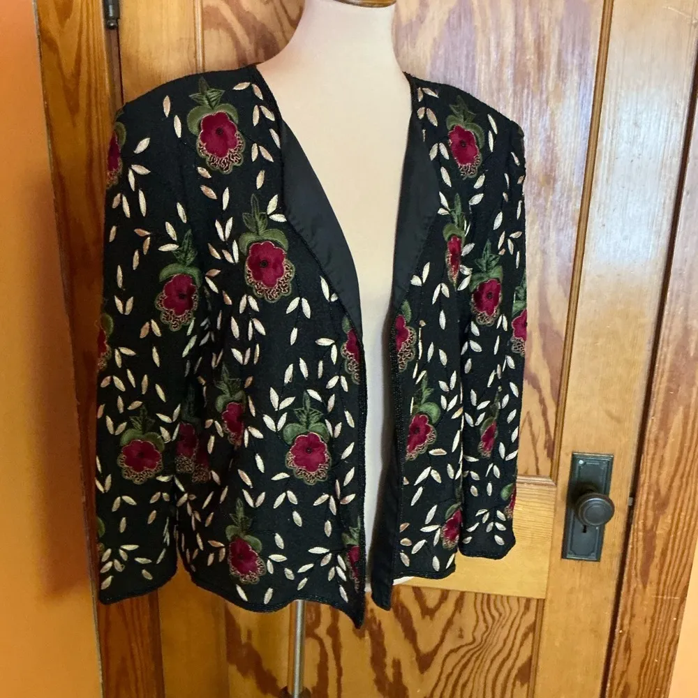 Vintage Beaded n Embroidered floral Jacket Black Size M - Image 5