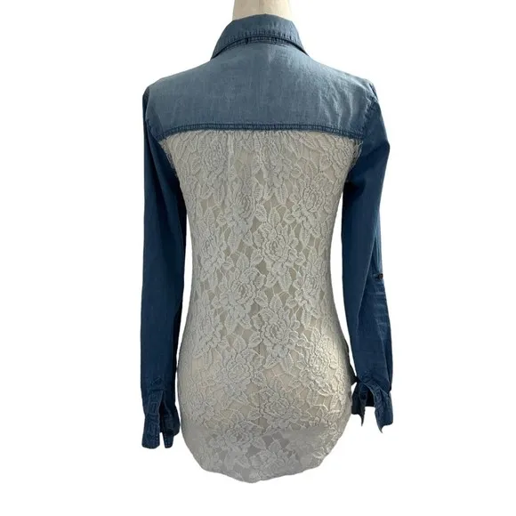RUE21 Women Size XS Denim Roll Tab Long Sleeve Lace Back Boho Shirt #14-111 - Image 2