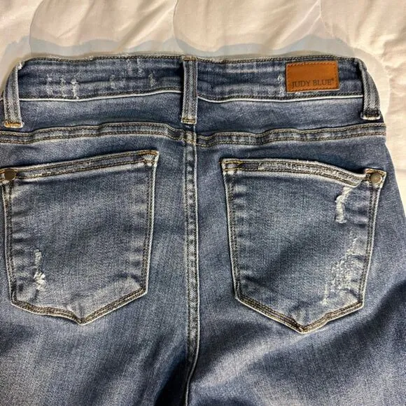 Judy Blue Jeans Size 2 Inseam 28 inches Skinny with 8.5 Blowfish Shoes - Image 2