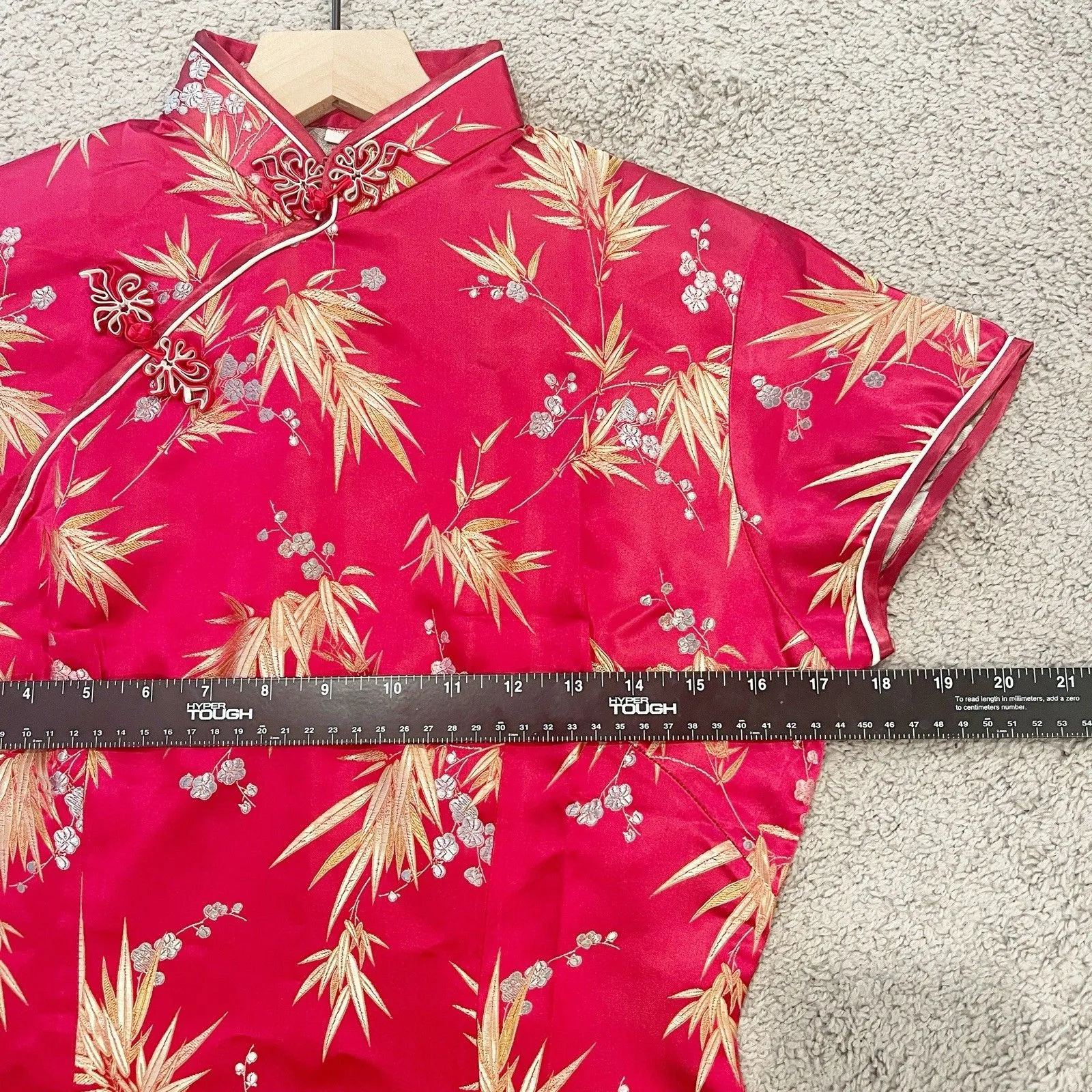 Vintage Qipao Dress Women Small Medium (38) Hong Kong Red Long Fitted cheongsam - Image 9