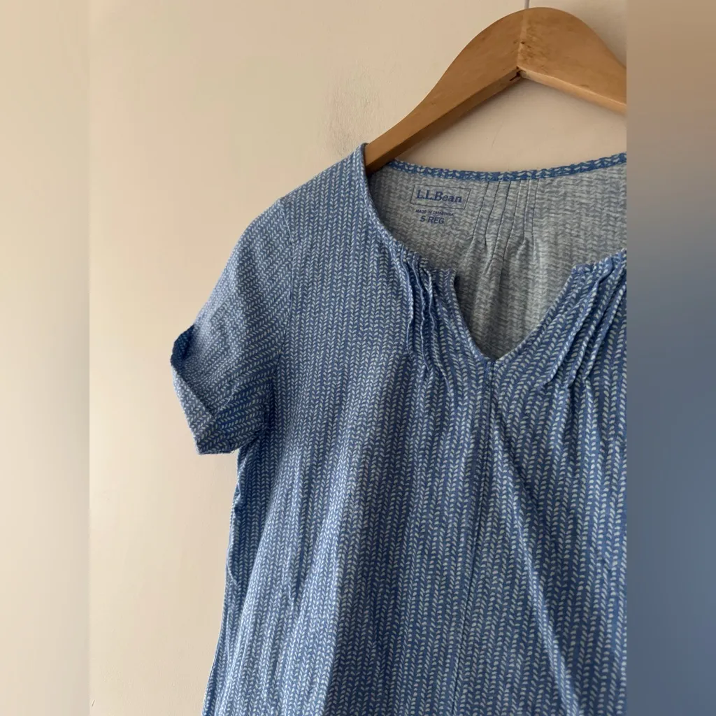 L.L. Bean Blue and White Pattern Organic Cotton Short Sleeve Top - Image 3