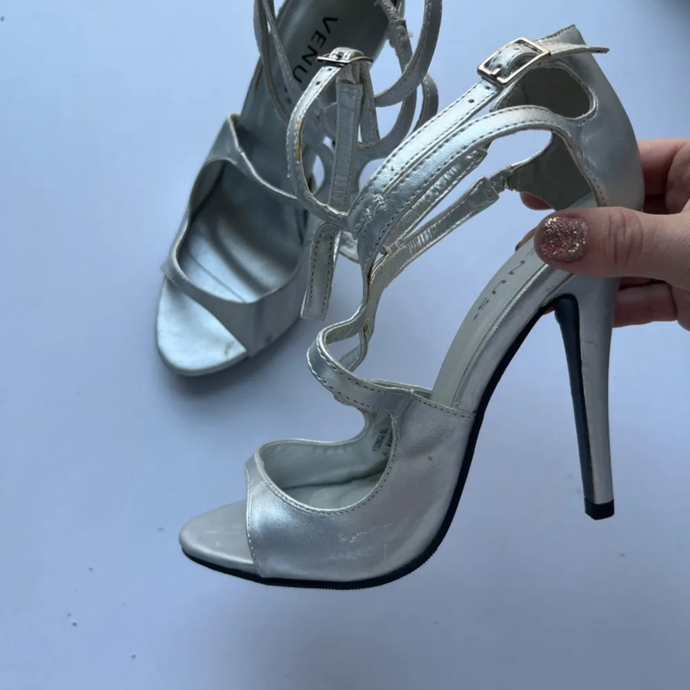 Venus Silver High-Heeled Sandals Size 8M - Image 7
