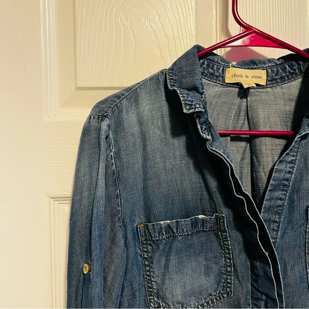 Cloth & Stone Frayed Hem Denim Shirt Hi Lo Lyocell Shirt Raw Hem XS-S - Image 4