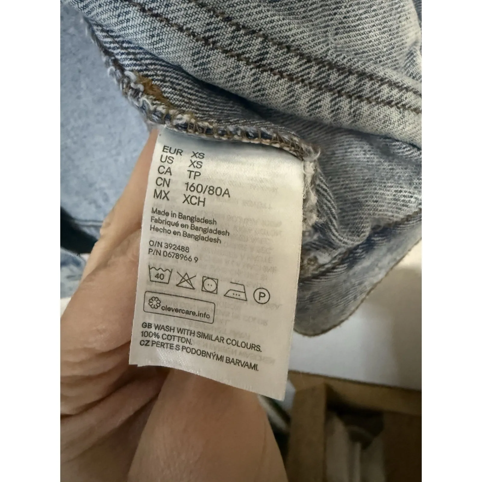 H&M Jean Jacket Womens Size XS Long Sleeve Medium Wash Blue Denim Jacket - Image 5