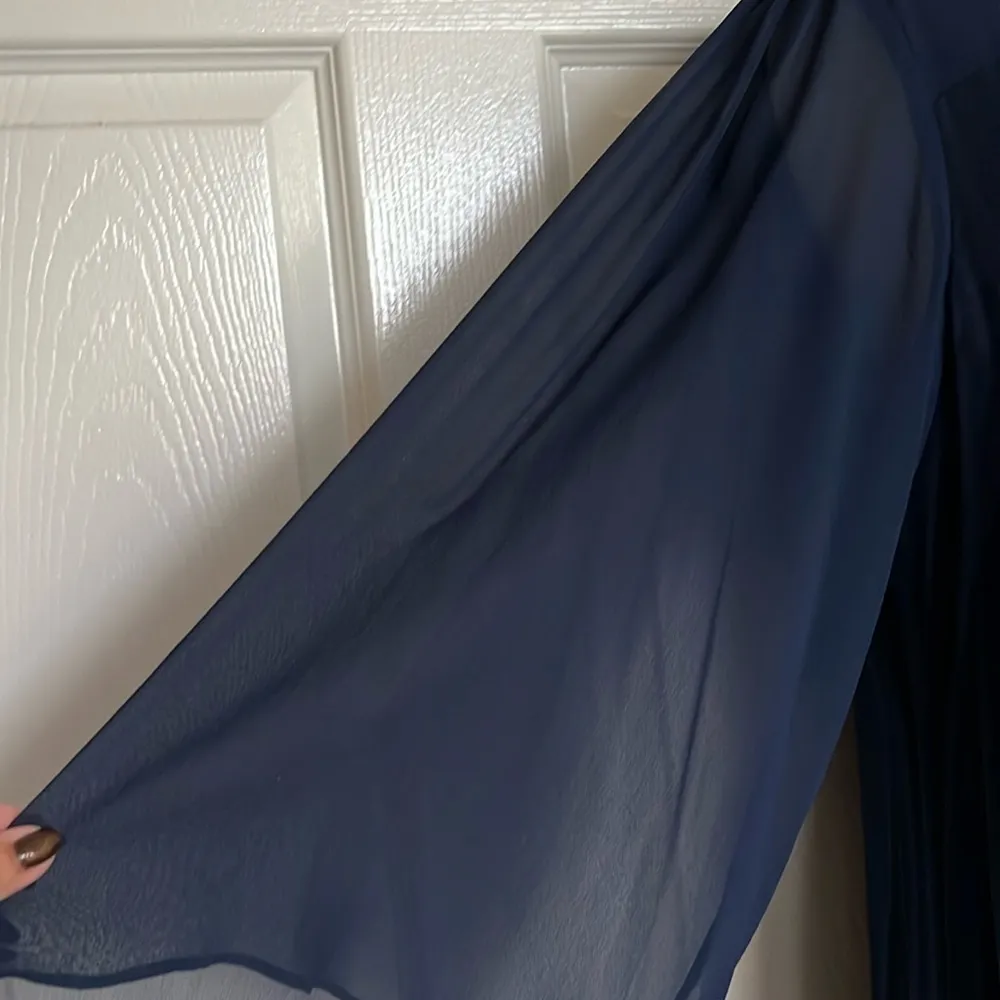 Alice + Olivia Odette Flutter Sleeve Navy Dress - Image 6