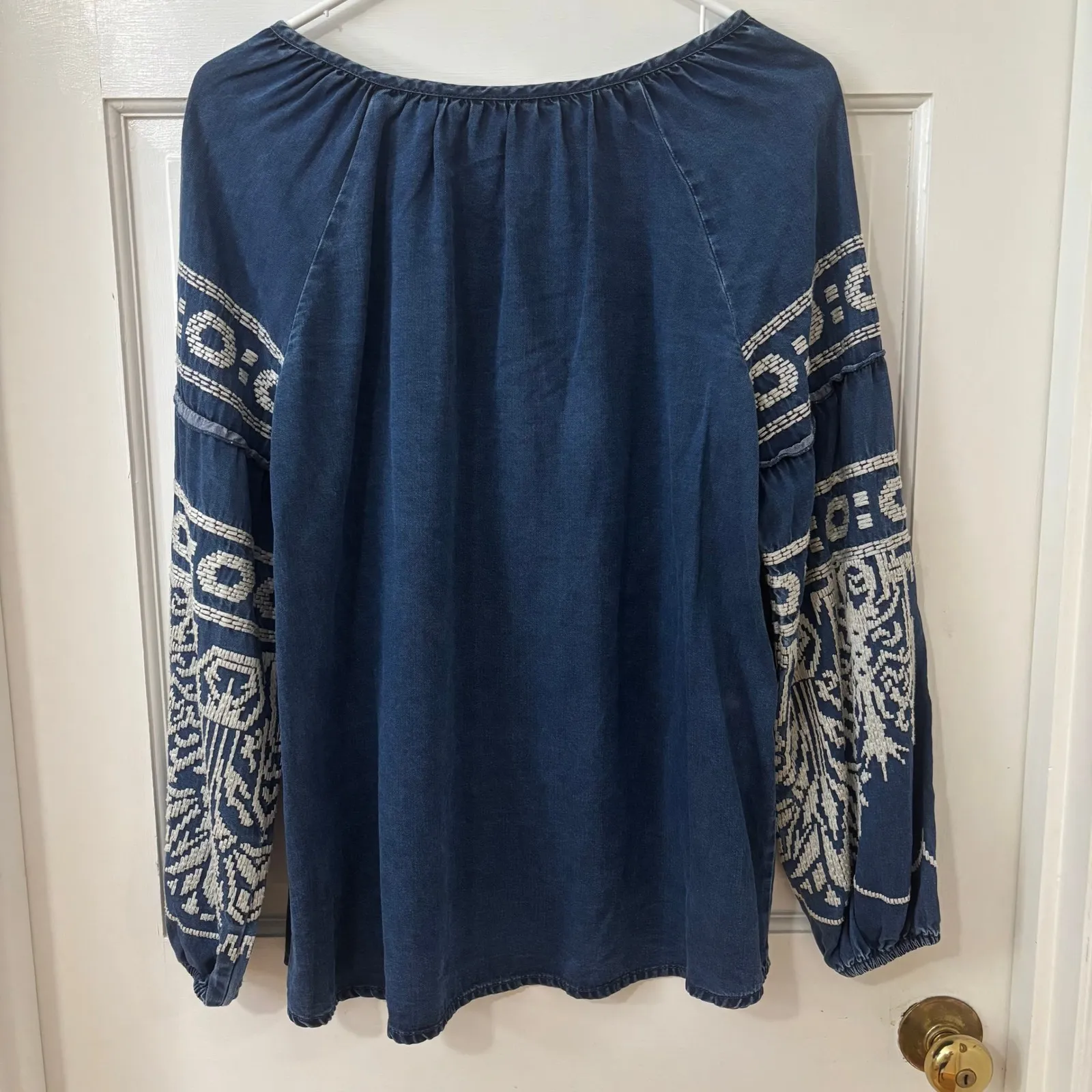 Soft Surroundings Denim Blue Embroidered Boho Artsy Oversize Peasant Top S - Image 2