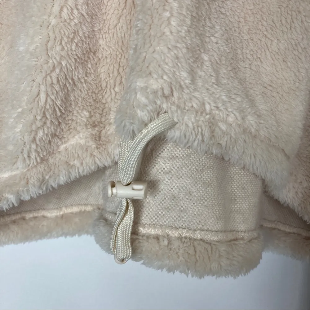 3/$30 Urban Outfitters | Tilly Cream Black Fuzzy Cropped Sweatshirt S - Image 3