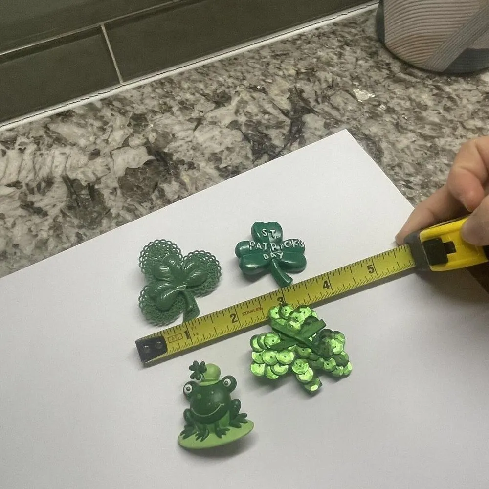 Lot Of 4 Costume Brooch Pins - Image 6