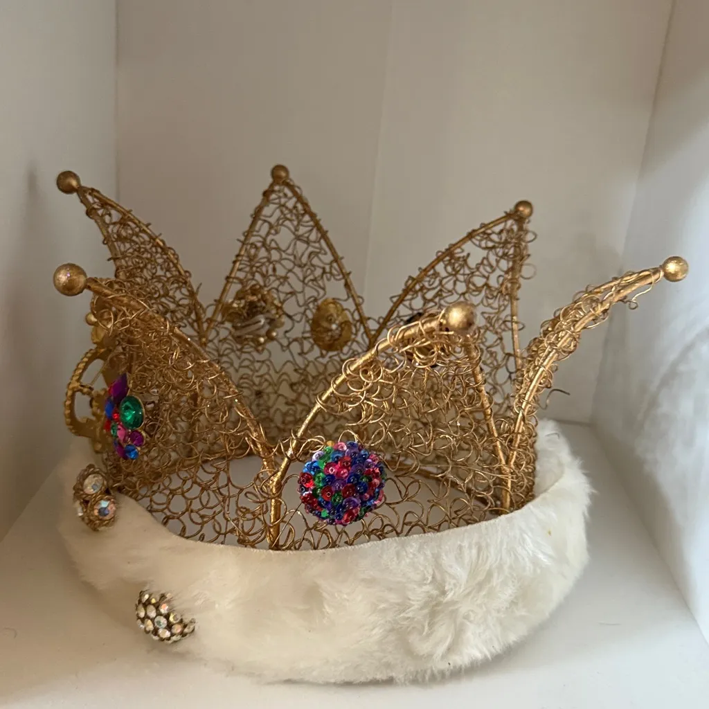 Metal wire prop crown Gold - Image 5