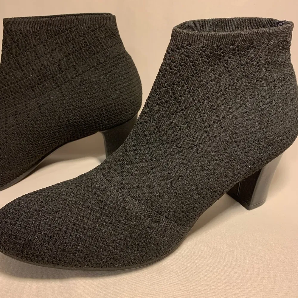 Life Stride  Black Ankle Sock Booties sz 9 - Image 2