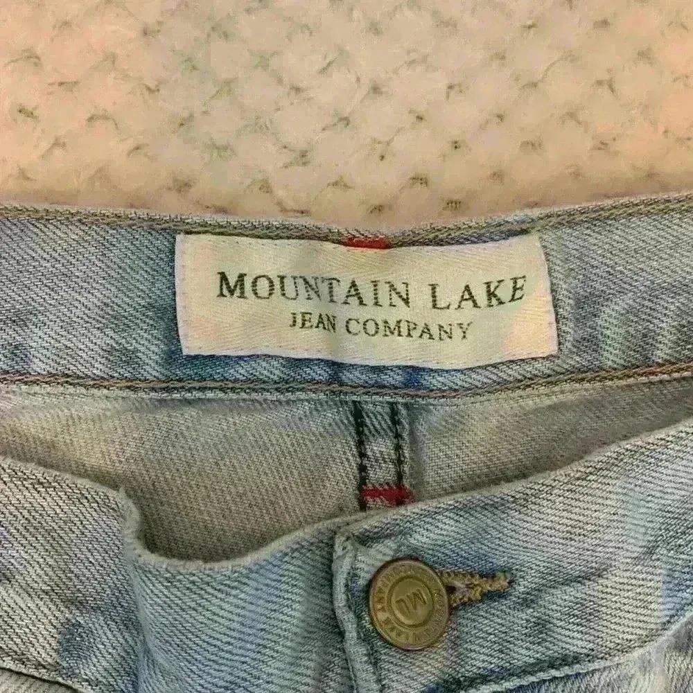 Vintage Mountain Lake denim short sz 12 mom short modest cargo midlength - Image 2