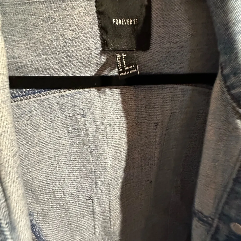 Forever 21  Jean jacket with photos on back - Image 4