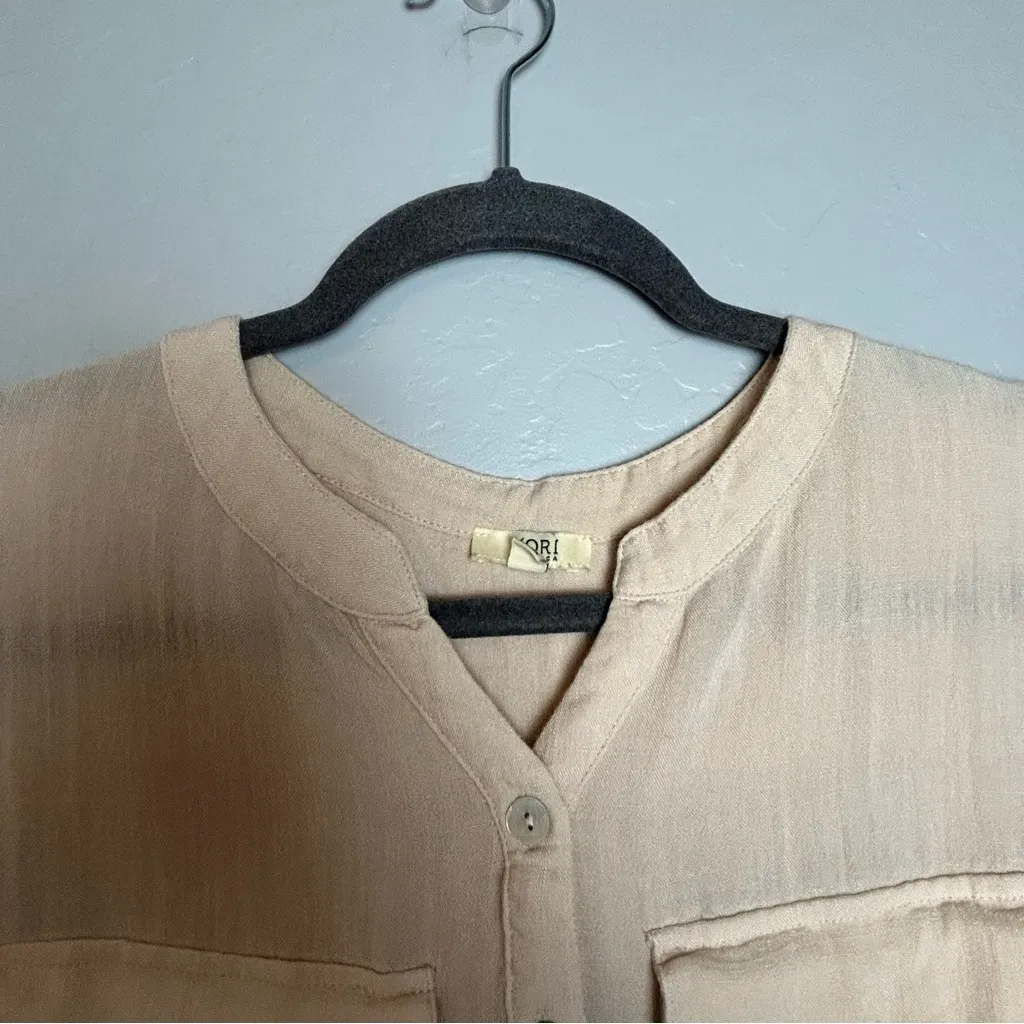 ⭐️Kori beige henley style button up blouse size medium - Image 8