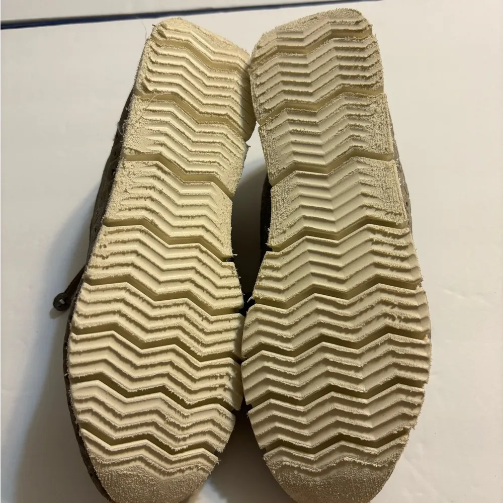 OTBT Womens Lunar Gray Metallic Silver Leather Lace Up Sneakers Shoes Size 8M - Image 3