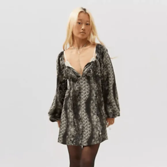 Urban Outfitters Vivienne Printed Mini Dress - Image 7