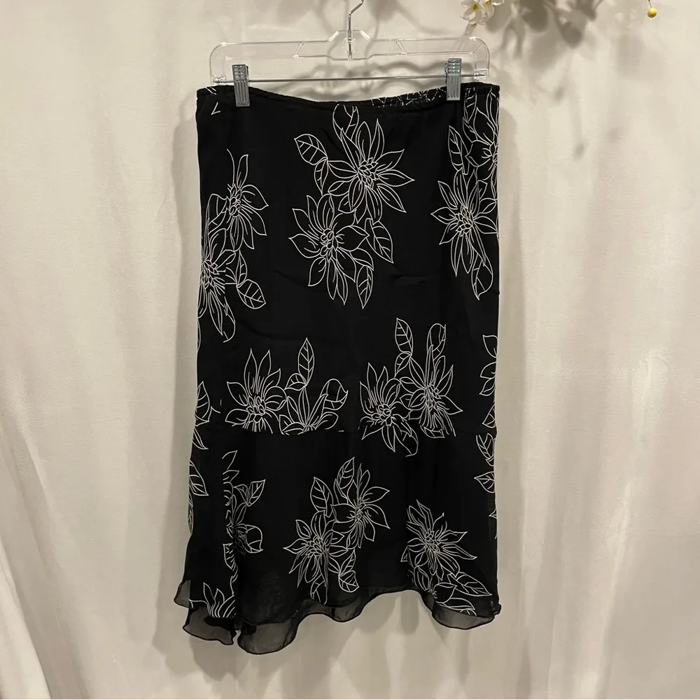 Y2K flowy whimsigoth black floral midi ruffle skirt goth glamour Size L - Image 3