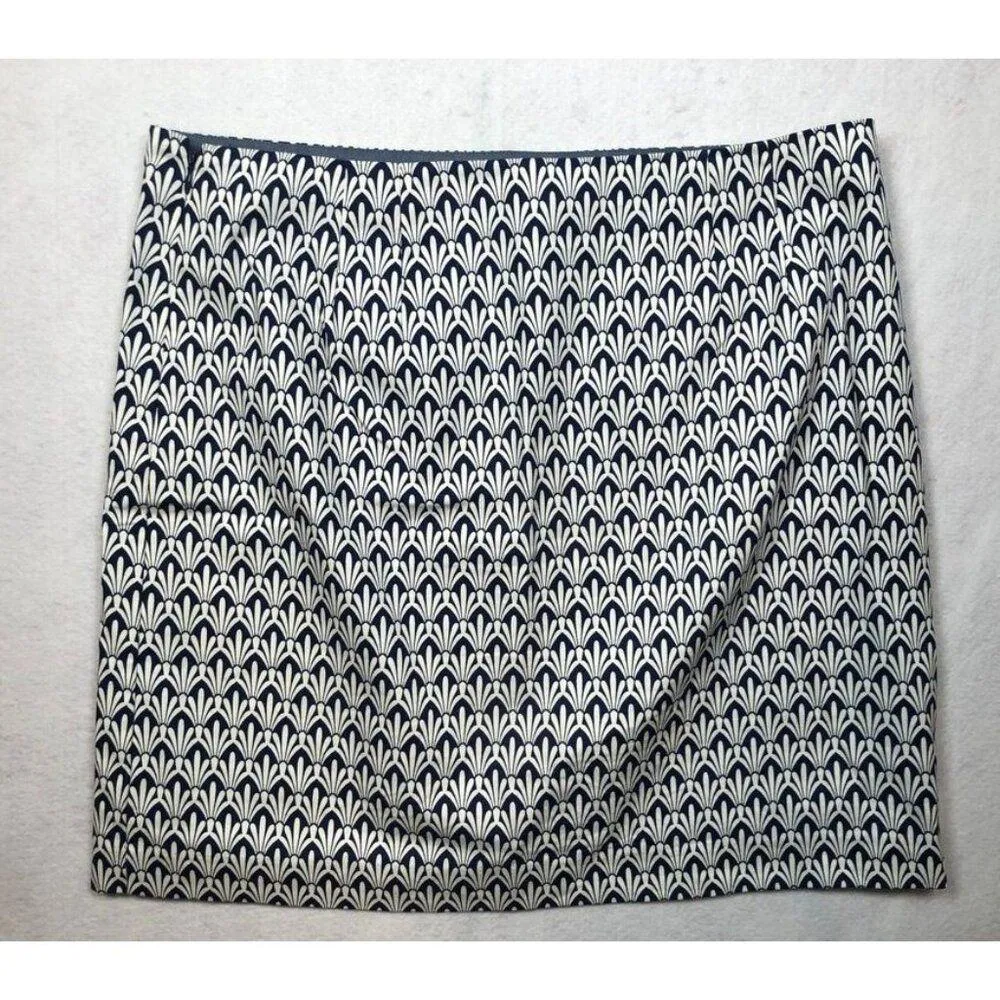 Talbots A-Line Pencil Skirt Navy Blue White Geometric Fan Print Lined Womens 16P - Image 2