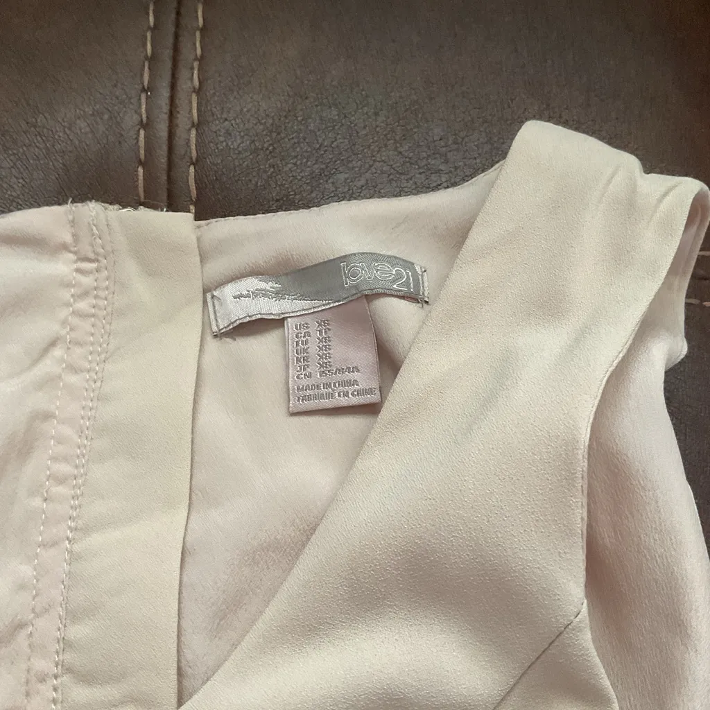 Chic Cream Midi Dress with Ruffle Detail - Image 3