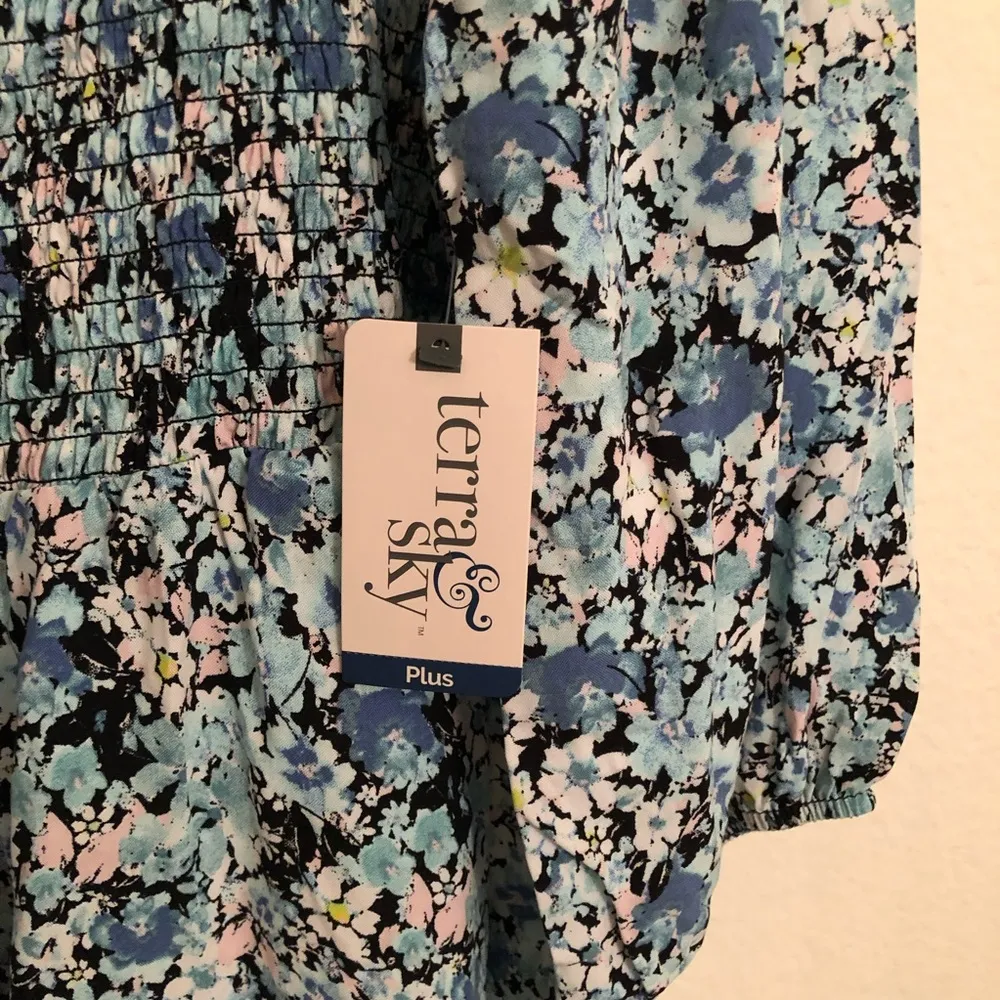 NEW Blue/Pink Floral Puff Sleeve 1X Smocked dress - Image 6