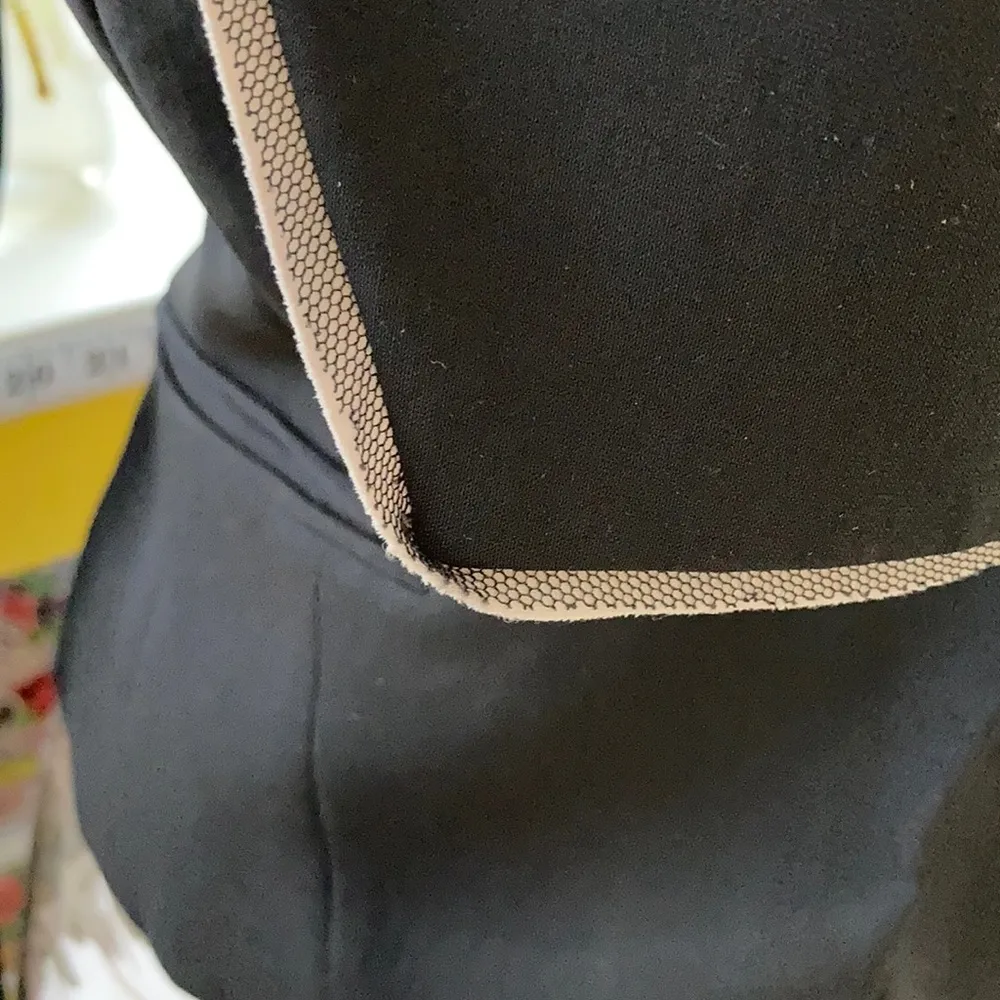 BCBG Maxazria black one button suit blazer jacket - Image 4