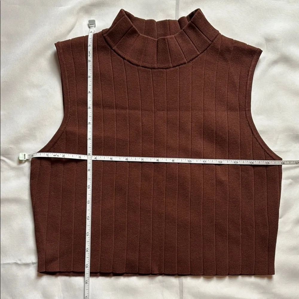 Two Piece Set Brown Women Size Medium NWOT - Image 6