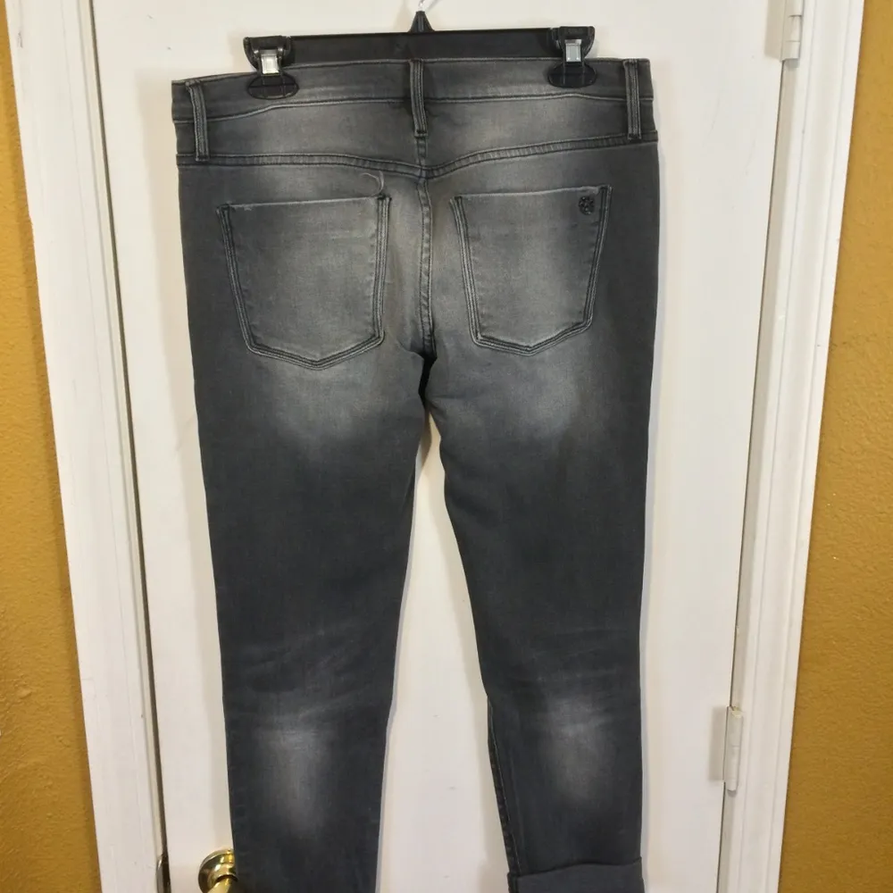 Black Orchid women's 27 low waist boy fit distressed ripped stretchy jeans 32x29 - Image 5