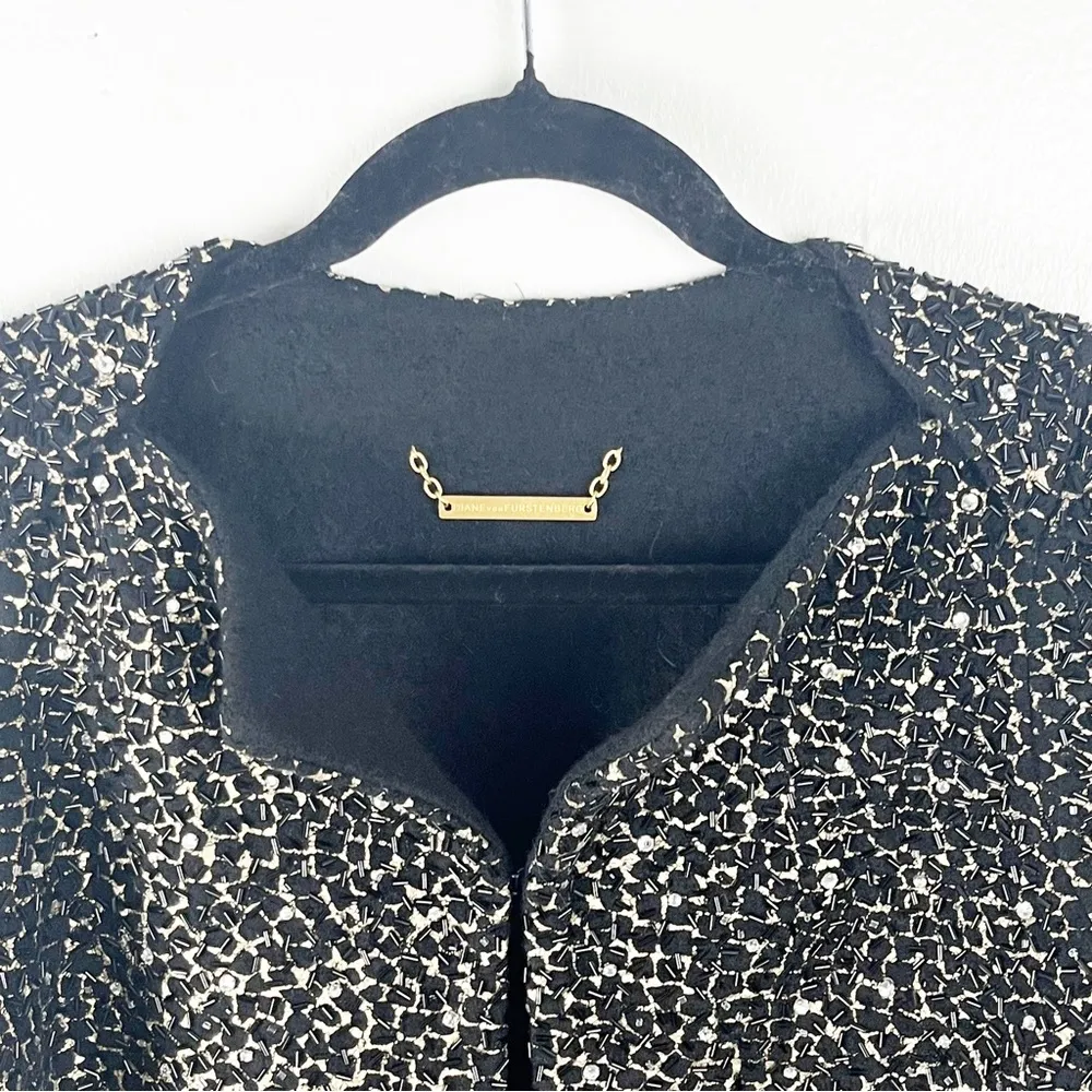 DIANE von FURSTENBERG 100% Wool Beaded Crystal Accents Collarless Jacket Small - Image 8