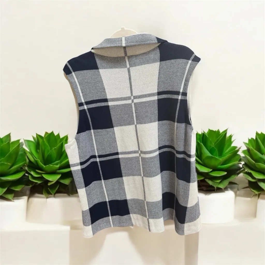 Chaps NWT Asymmetrical Zip Front Plaid Sweater Vest Navy / White Size 1X - Image 3